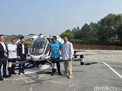 Raffi Ahmad Ngaku Deg-degan Usai Jajal Taksi Terbang Tanpa Pilot