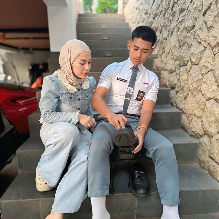 <p>Kabar itu dibagikan langsung oleh Sang Bunda melalui beberapa foto yang diabadikan di akun Instagram. “Bismillah ya nal <em>@fabianmyahva_,</em> semangat sayangku, apapun hasilnya mamih bangga sama kakak,” tulis Shanty, dikutip dari laman Instagram<em> @shantydenny_.</em> (Foto: Instagram@shantydenny)</p>