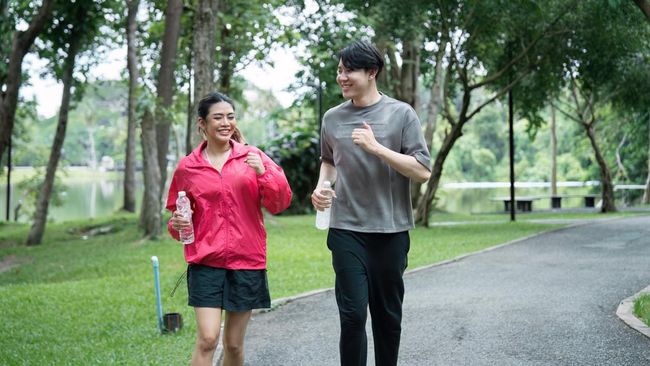 Kisah Nyata Diet Turun BB 18 Kg dengan Jalan Kaki, Tanpa Perlu 10 Ribu Langkah