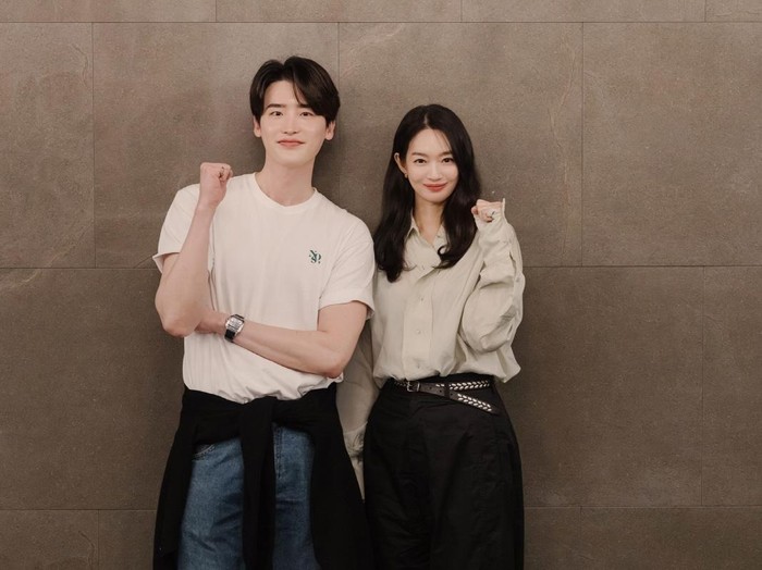 Lee Jong Suk dan Shin Min Ah