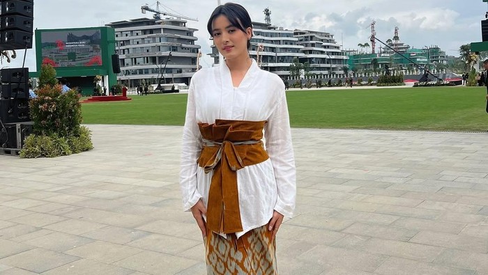 Get The Look: Inspirasi Outfit Kebaya ala Mawar de Jongh