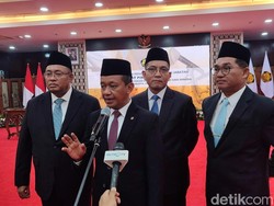 Bahlil Lantik Eks Jaksa Jeffri Huwae Jadi Dirjen Gakkum ESDM, Ini Profilnya