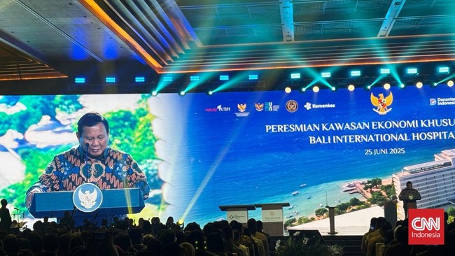 Prabowo Resmikan KEK Sanur dan Bali International Hospital Prabowo menyoroti masih banyaknya WNI yang berobat ke luar negeri saat meresmikan KEK Sanur dan Bali International Hospital hari ini, Rabu (25/6).