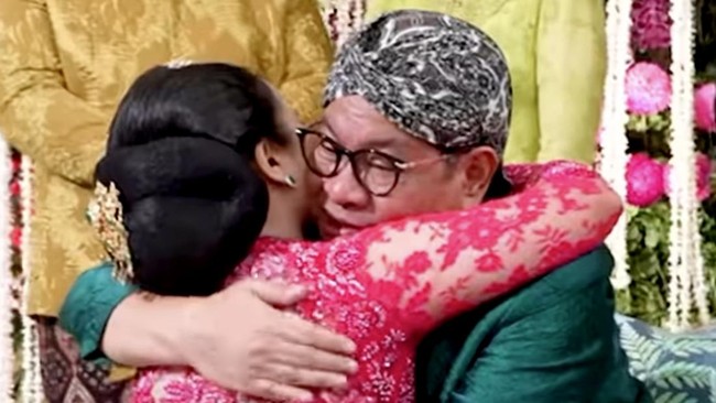 Megawati, Luhut Binsar Pandjaitan, Chairul Tanjung hingga Anies Baswedan menghadiri acara pernikahan anak Gubernur Jakarta Pramono Anung.