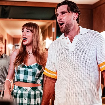 Debut Travis Kelce Pamer Foto Bareng Taylor Swift di Medsos