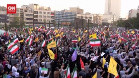 VIDEO: Teheran Bergemuruh Dukung Militer Iran saat Gencatan Senjata