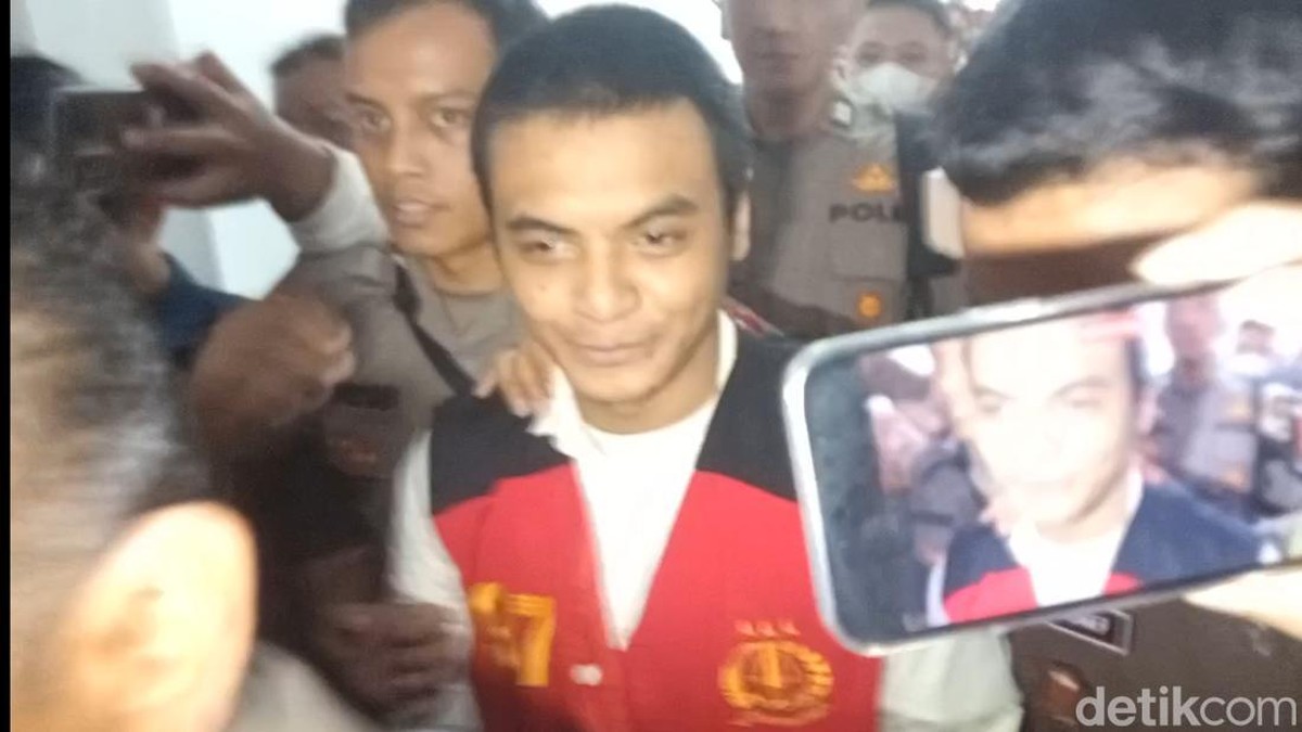 Vadel Badjideh saat menjalani sidang perdana di PN Jakarta Selatan&comma; Rabu &lpar;25&sol;6&sol;2025&rpar;&period;