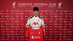 Liverpool Resmi Datangkan Milos Kerkez
