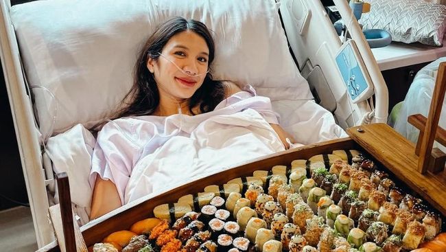 Deretan Bunda Artis Happy Nikmati Sushi setelah Melahirkan, Acha Sinaga hingga Siti Badriah