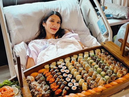Senangnya Acha Sinaga Akhirnya Bisa Santap Makanan Lezat Ini setelah Melahirkan
