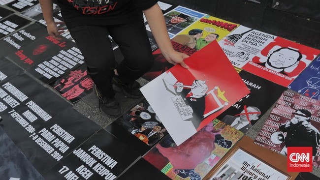 PDIP Minta Penulisan Ulang Sejarah Indonesia Disetop Fraksi PDI Perjuangan di DPR RI meminta pemerintah untuk menghentikan proyek penulisan ulang sejarah Indonesia.