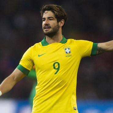 Pendaki Juliana Marins Wafat di Indonesia, Eks Timnas Brasil Pato Siap Biayai Pemulangan Jenazahnya