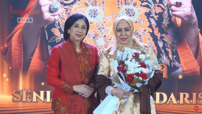 Mendiang Titiek Puspa Terima Life Achievement The Legacy of Excellence in Entertainment di Kartini Awards 2025