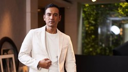 7 Potret Aktor Ario Bayu Diangkat Jadi Direktur Utama Perusahaan Produksi Film & TV