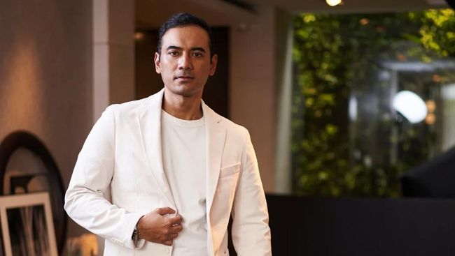 7 Potret Aktor Ario Bayu Diangkat Jadi Direktur Utama Perusahaan Produksi Film dan TV