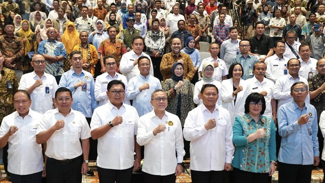 Bank Mandiri mendukung transformasi ekonomi kerakyatan melalui pelatihan koperasi desa, melibatkan 1.300 peserta untuk memperkuat SDM dan kelembagaan.
