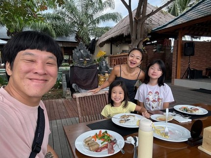 Intip 5 Potret Terbaru Cici Panda Bareng Suami & Anak Usai 8 Th Tinggal di Bali