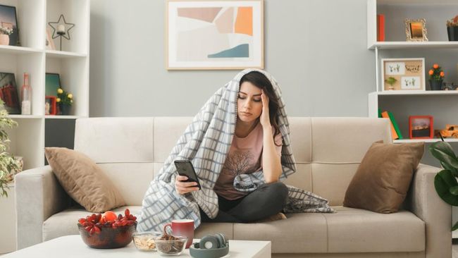 Bahaya Doomscrolling: 5 Dampak Negatif Terhadap Kesehatan Mental yang Perlu Kamu Waspadai!