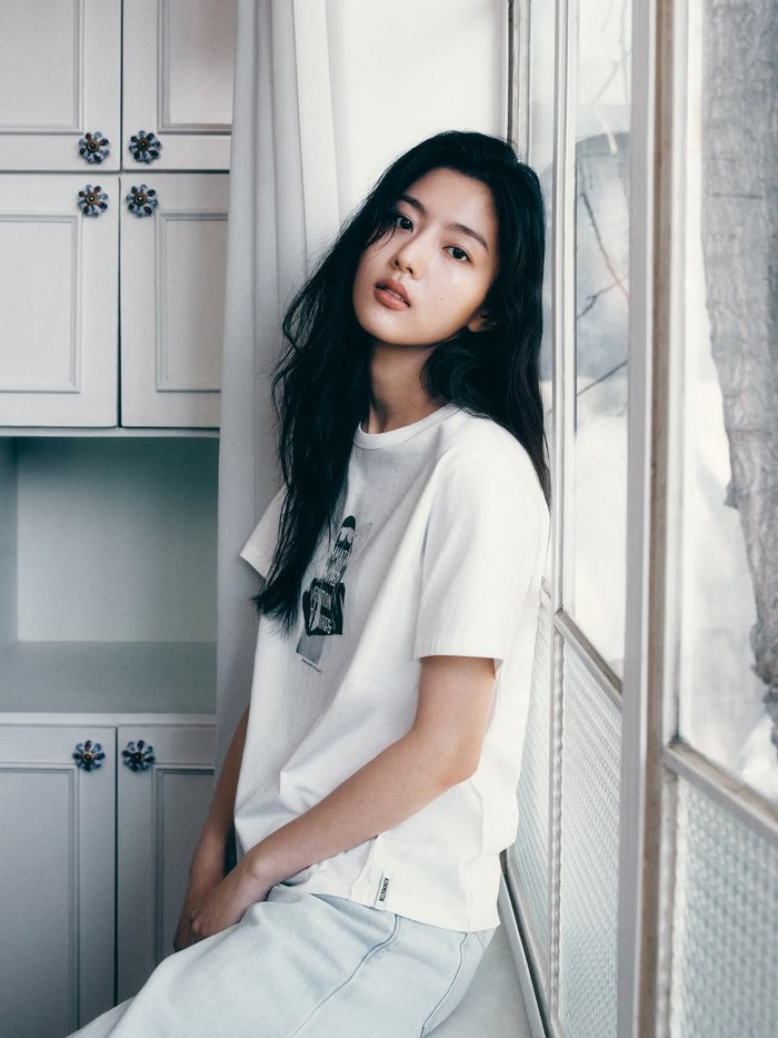 Foto profil terbaru memberikan kesempatan bagi Shin Eun Soo untuk menunjukkan pertumbuhan citranya yang semakin dewasa dengan bakat berakting yang semakin matang, Beauties./ Foto: instagram.com/management_soop