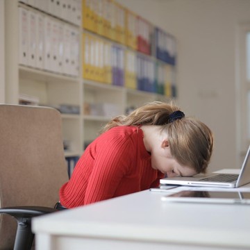 Terlihat Sibuk Tapi Hampa, Ini 5 Tanda Kamu Butuh Rehat