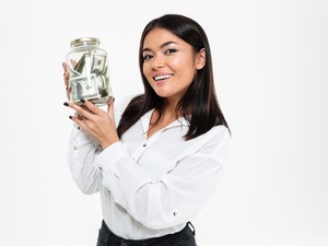 Gaji Pas-pasan? Ini 5 Cara Agar Tetap Bisa Nabung Tanpa Stres