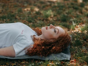 Saat Hidup Lagi Berat, 5 Zodiak Ini Pandai Menenangkan Diri