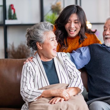 Susah Cari Kerja, Anak Muda di China Pilih Rawat Kakek-Nenek dan Digaji hingga Rp15 Juta per Bulan