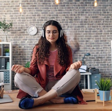 Terlalu Sering Overthinking? Ini 5 Cara Agar Pikiranmu Lebih Tenang