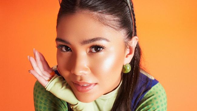 Penyanyi Jaz Rowe Persiapkan Diri Jelang Wakili Indonesia di Miss Earth 2025