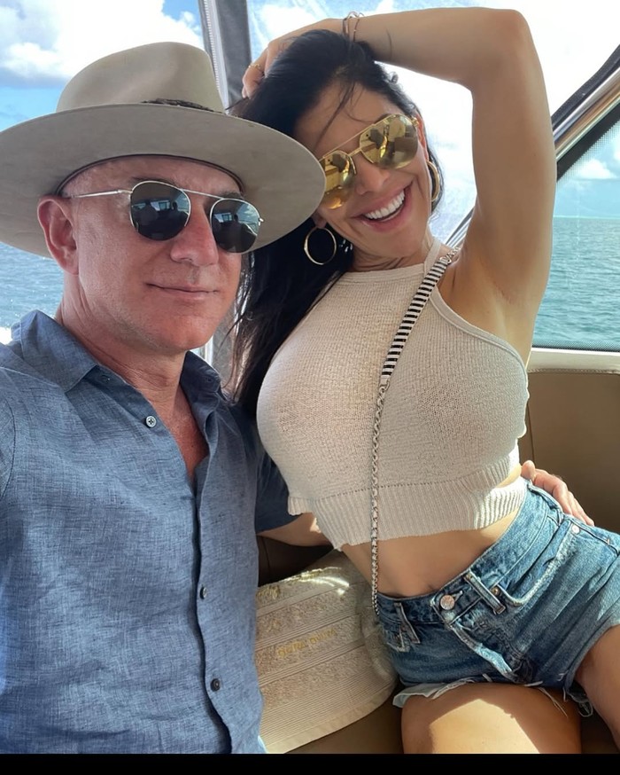 Jeff Bezos dan Lauren Sanchez