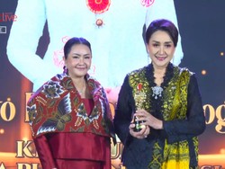 Giwo Rubianto Wiyogo Terima Penghargaan Inspiring Woman in Empowering Women Kartini Awards 2025