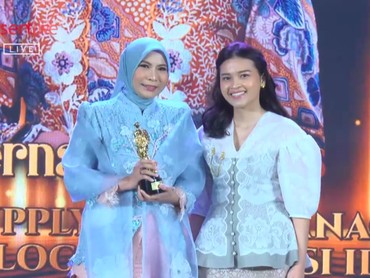 img-title Bernadetta Raras Raih Excellent Leader in Supply Chain Digitalization & Strategic Partnerships Kartini Awards 2025