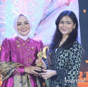 Ibu Bhayangkari Lynda Carolina Sabet Inspiring Woman in Innovation Excellence di Kartini Awards 2025