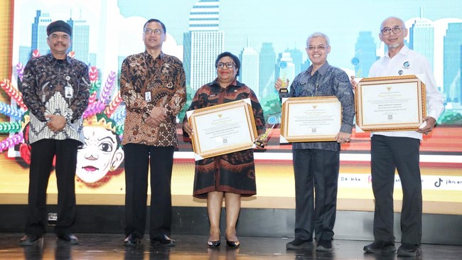 Sebagai pembina pemerintah daerah, Kemendagri berkomitmen untuk terus memperkuat sistem kearsipan hingga ke tingkat daerah.