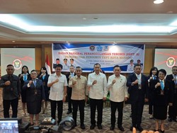 Cegah Penyebaran Paham Radikalisme, BNPT Kukuhkan Pengurus FKPT Manado