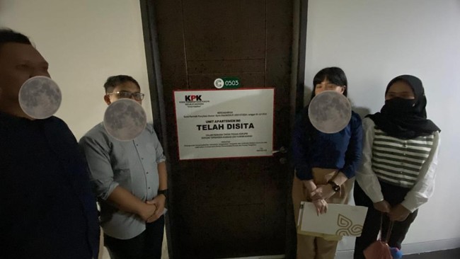 KPK Kembali Sita Aset Tersangka Korupsi Dana Hibah APBD Jatim KPK kembali menyita aset terkait dugaan korupsi dana hibah Pokmas APBD Jawa Timur 2021-2022.