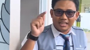 Sosok Petugas KA Sulsel yang Larang Balita Naik Kereta karena Tak Punya Tiket Ternyata...