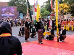 Ratusan Ribu Warga Padati Ponorogo Saat Kirab Pusaka 1 Suro
