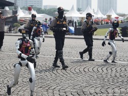 Video Aksi Robot Berompi Polri Curi Perhatian di Monas