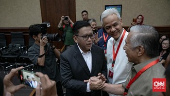 FOTO: Momen Sidang Hasto Diperiksa Sebagai Terdakwa Kasus Masiku