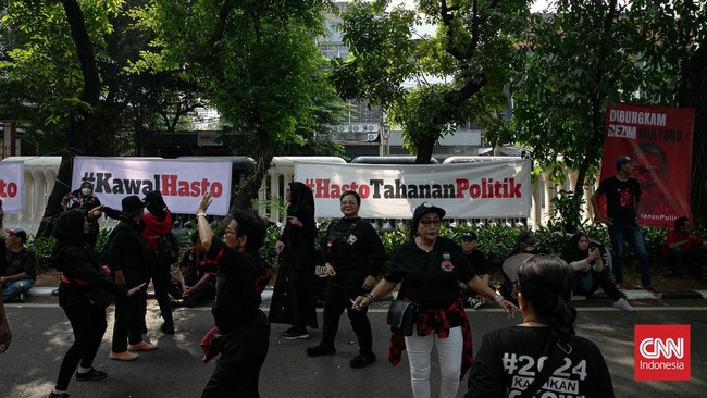 Sebanyak 916 personel gabungan dikerahkan untuk mengamankan sidang pembacaan tuntutan dengan terdakwa Sekretaris Jenderal PDI Perjuangan Hasto Kristiyanto.