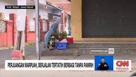 VIDEO: Perjuangan Marpuah, Berjalan Tertatih Berbagi Tanpa Pamrih