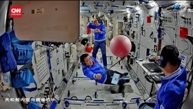 VIDEO: Astronaut Shenzhou-20 Pamer Eksperimen di Antariksa