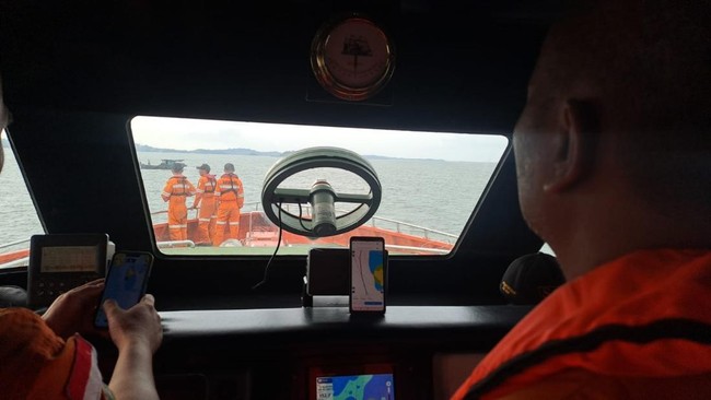 Kapal dengan rute Ketapang Banyuwangi menuju Gilimanuk Bali itu tenggelam sekitar 25 menit setelah lepas jangkar.