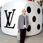 5 Potret Kerennya Yuta NCT Saat Menghadiri Louis Vuitton Show di Paris Men's Fashion Week