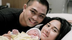 Kebahagiaan Ade Govinda Sambut Kelahiran Anak Pertama