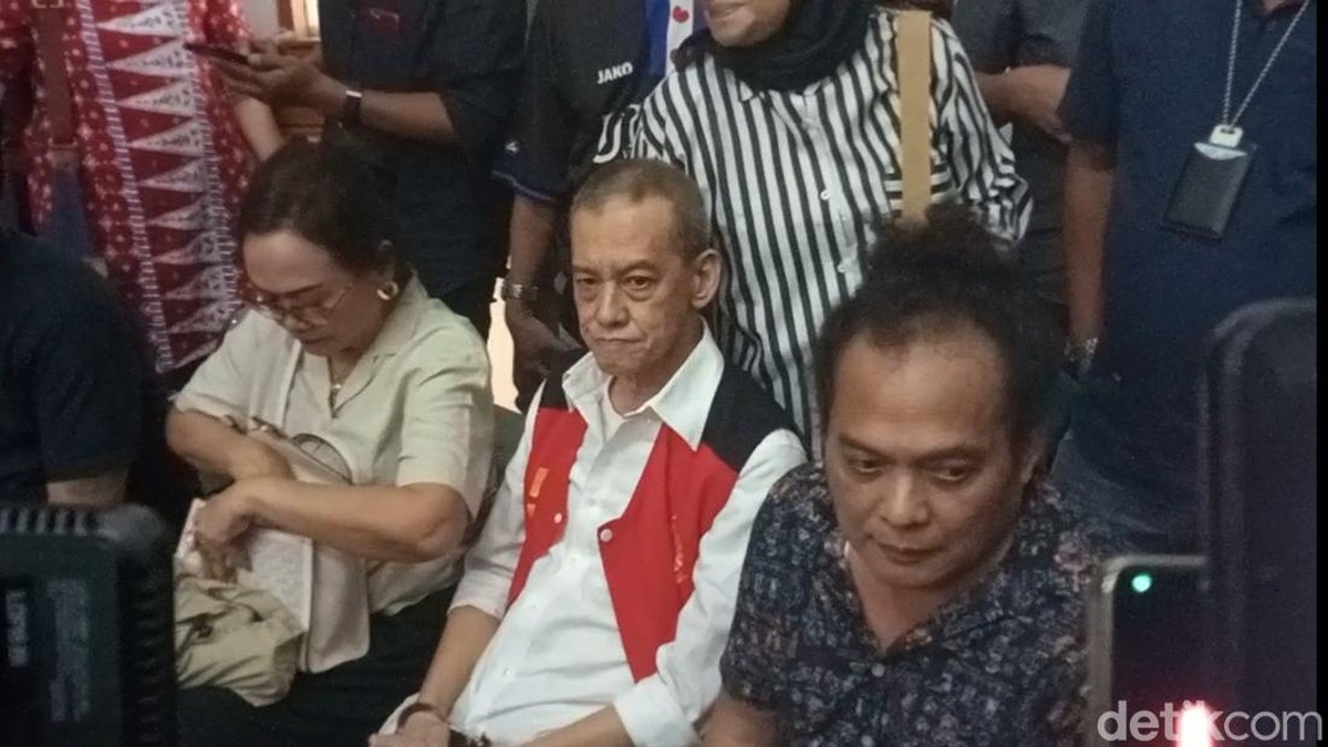 Fariz RM saat menjalani sidang di Pengadilan Negeri Jakarta Selatan&period;