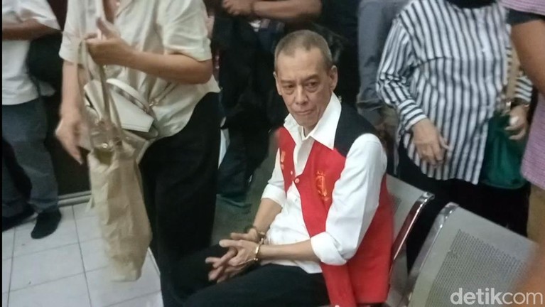 Fariz RM Fariz RM saat menjalani sidang di Pengadilan Negeri Jakarta Selatan.
