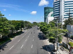 Penampakan Ruas Jalan di Surabaya Lengang Saat Libur Tahun Baru Islam