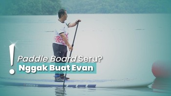 Evan Sanders Coba Paddle Board di Waduk Manggar, Langsung Gemeter!